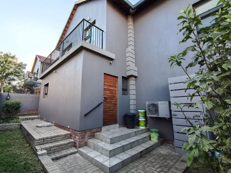 Modern 3-Bedroom Home in Prestigious Suburb – Style, Comfort & Convenience - Photo 2