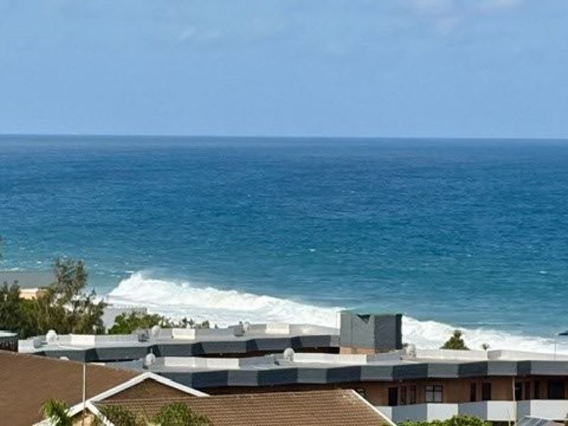 Modern Coastal Gem – Stylishly Upgraded & Move-In Ready - Photo 2