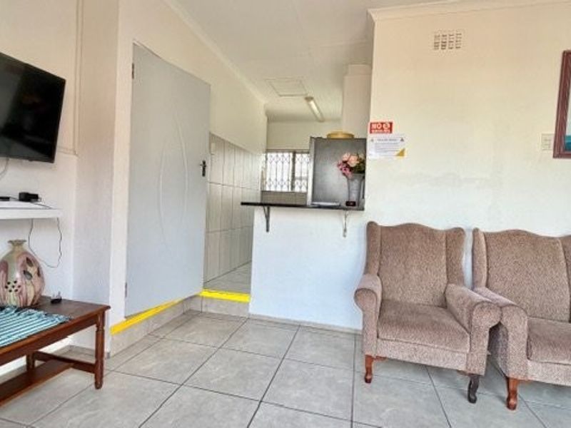 Unique Beachfront Gem with Endless Ocean Views - Photo 9