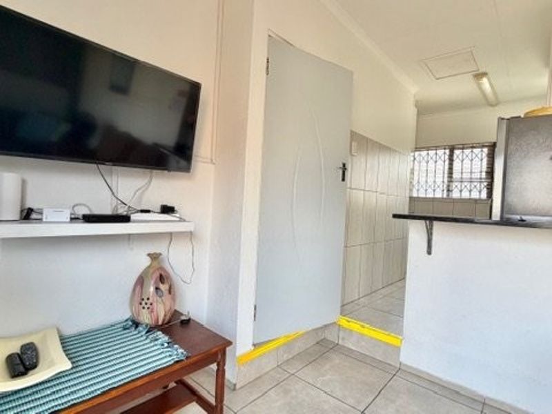 Unique Beachfront Gem with Endless Ocean Views - Photo 10