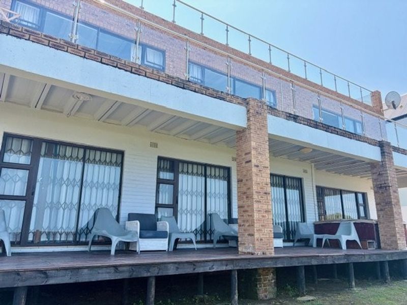 Unique Beachfront Gem with Endless Ocean Views - Photo 4