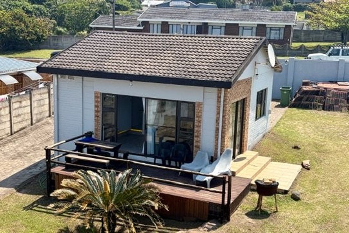 Unique Beachfront Gem with Endless Ocean Views - Photo 5