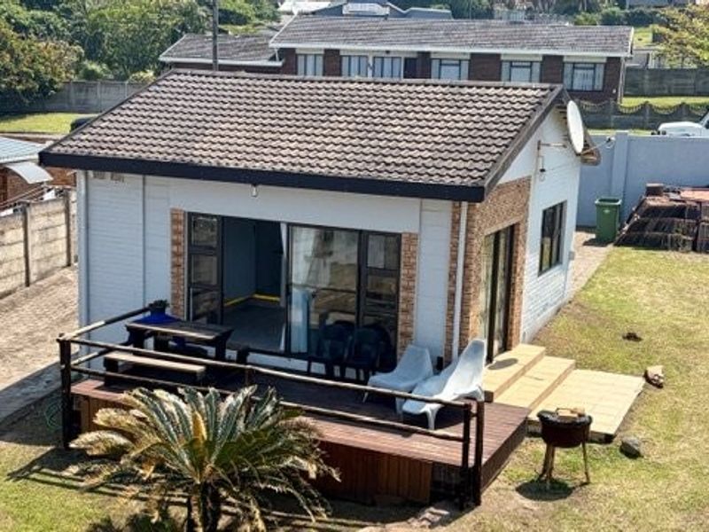 Unique Beachfront Gem with Endless Ocean Views - Photo 5