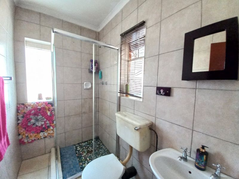 Spacious Family Home with Cottage and Incsome Potential in Peaceful Marland - Photo 9