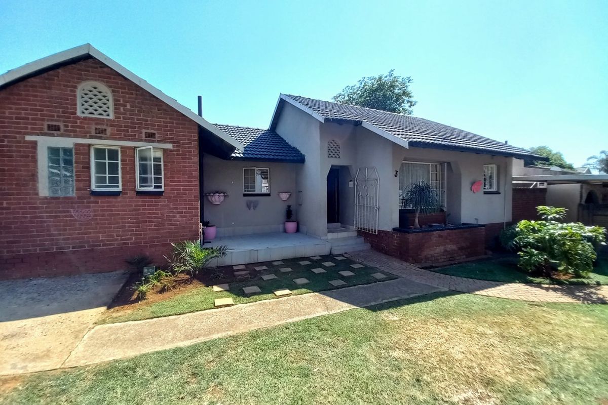 Spacious Family Home with Cottage and Incsome Potential in Peaceful Marland - Photo 2