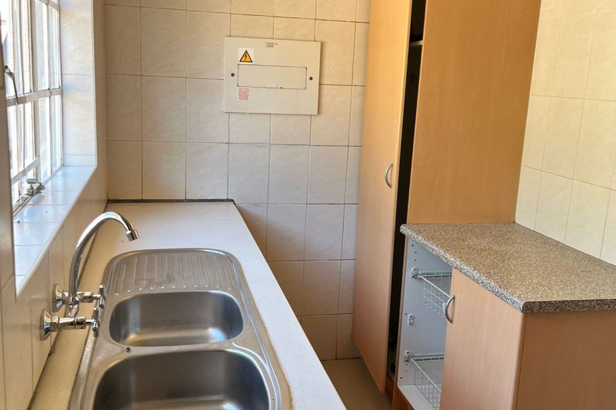 3 Bedroom- Lovely Newly Renovated Family Home in Amandasig  - Photo 4