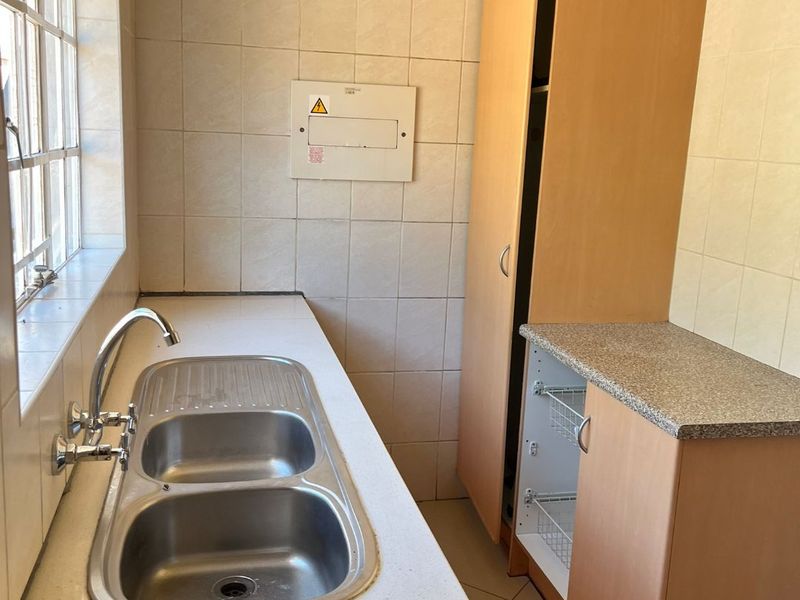 3 Bedroom- Lovely Newly Renovated Family Home in Amandasig  - Photo 4