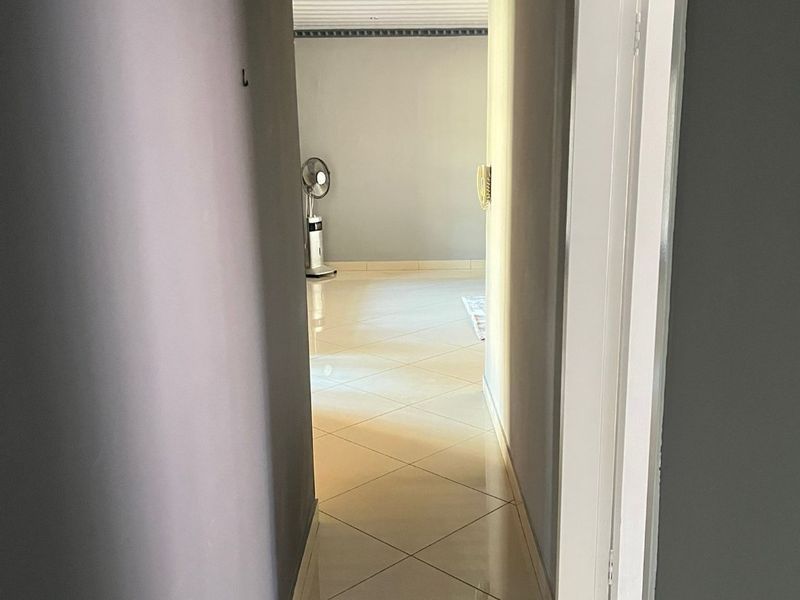 3 Bedroom- Lovely Newly Renovated Family Home in Amandasig  - Photo 7