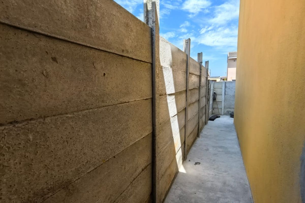 Three bedroom family home for sale in Pelican park - Photo 2