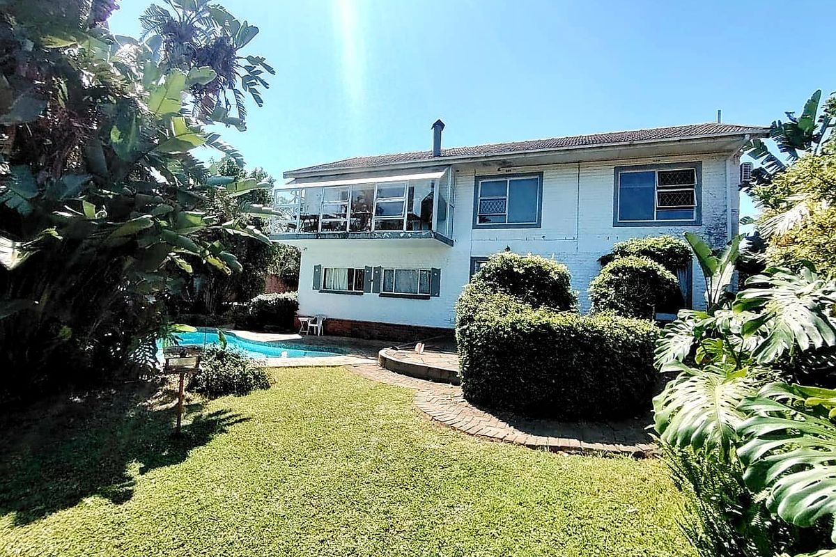 6 Bedroom House for Sale in Abbotsford - Photo 2