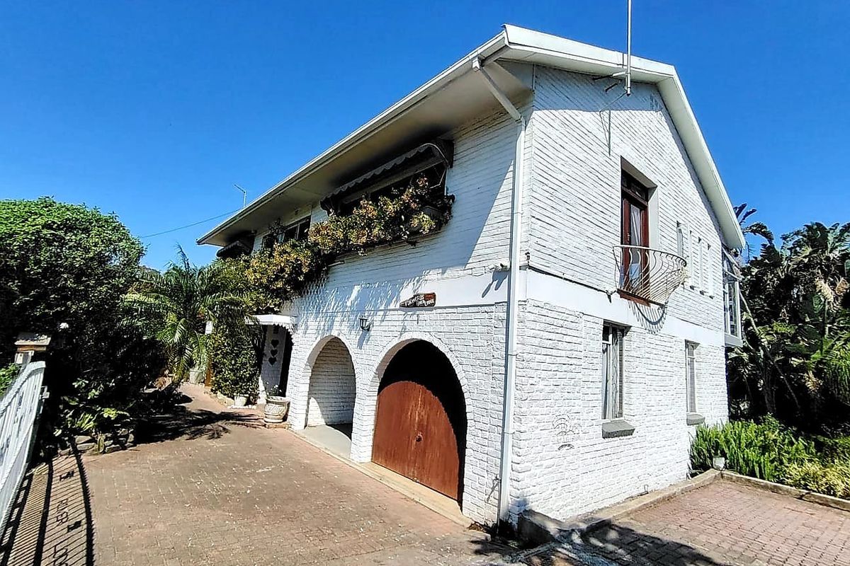 6 Bedroom House for Sale in Abbotsford - Photo 3