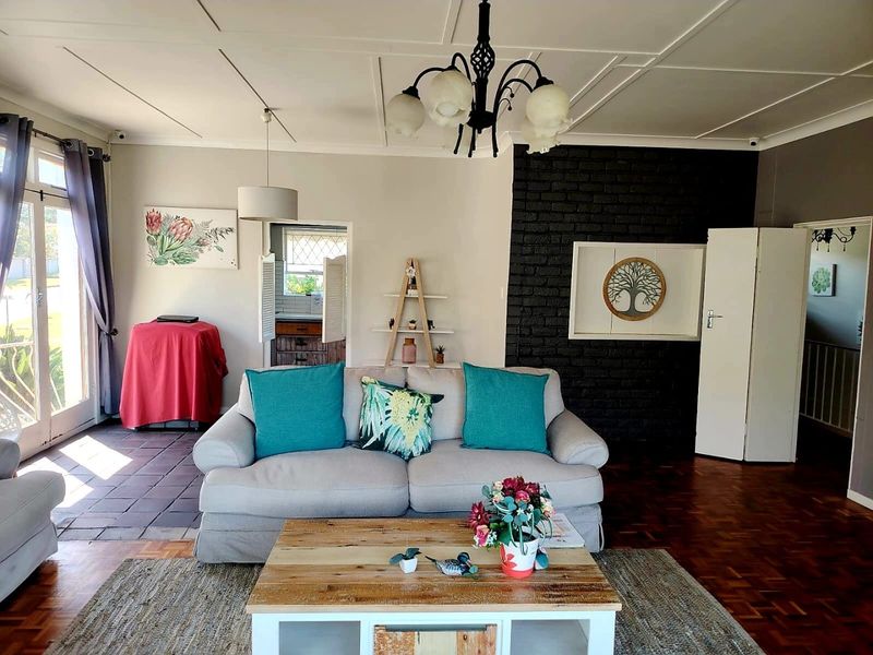 6 Bedroom House for Sale in Abbotsford - Photo 6