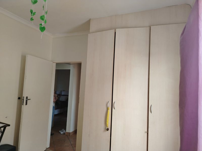 Three bedroom in Brettenwood gardens- Reyno ridge, close to everything you need... - Photo 4