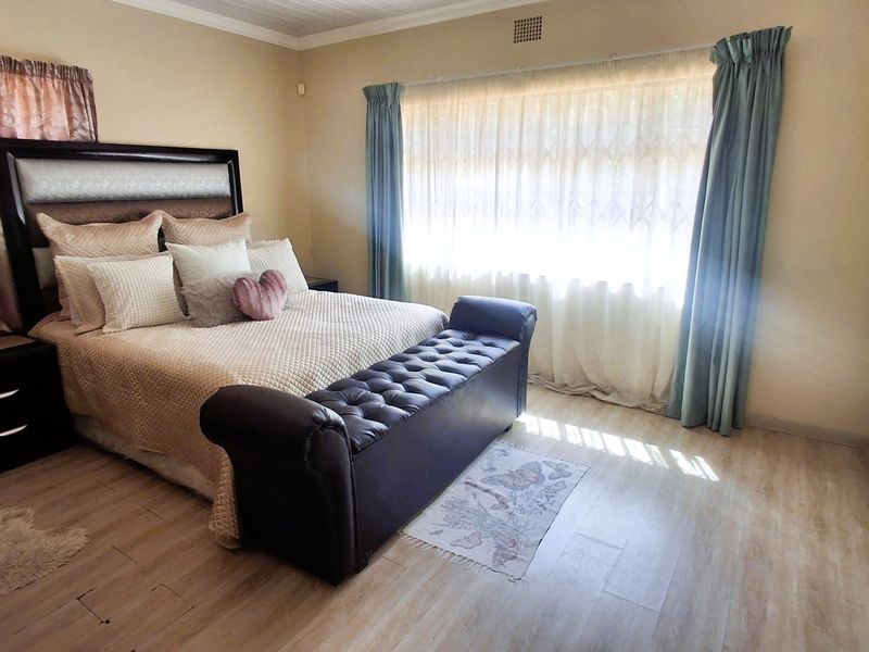 "3-bedroom home in a perfect location on the main road in Sasolburg, within walking distance to schools and all major amenities." - Photo 10