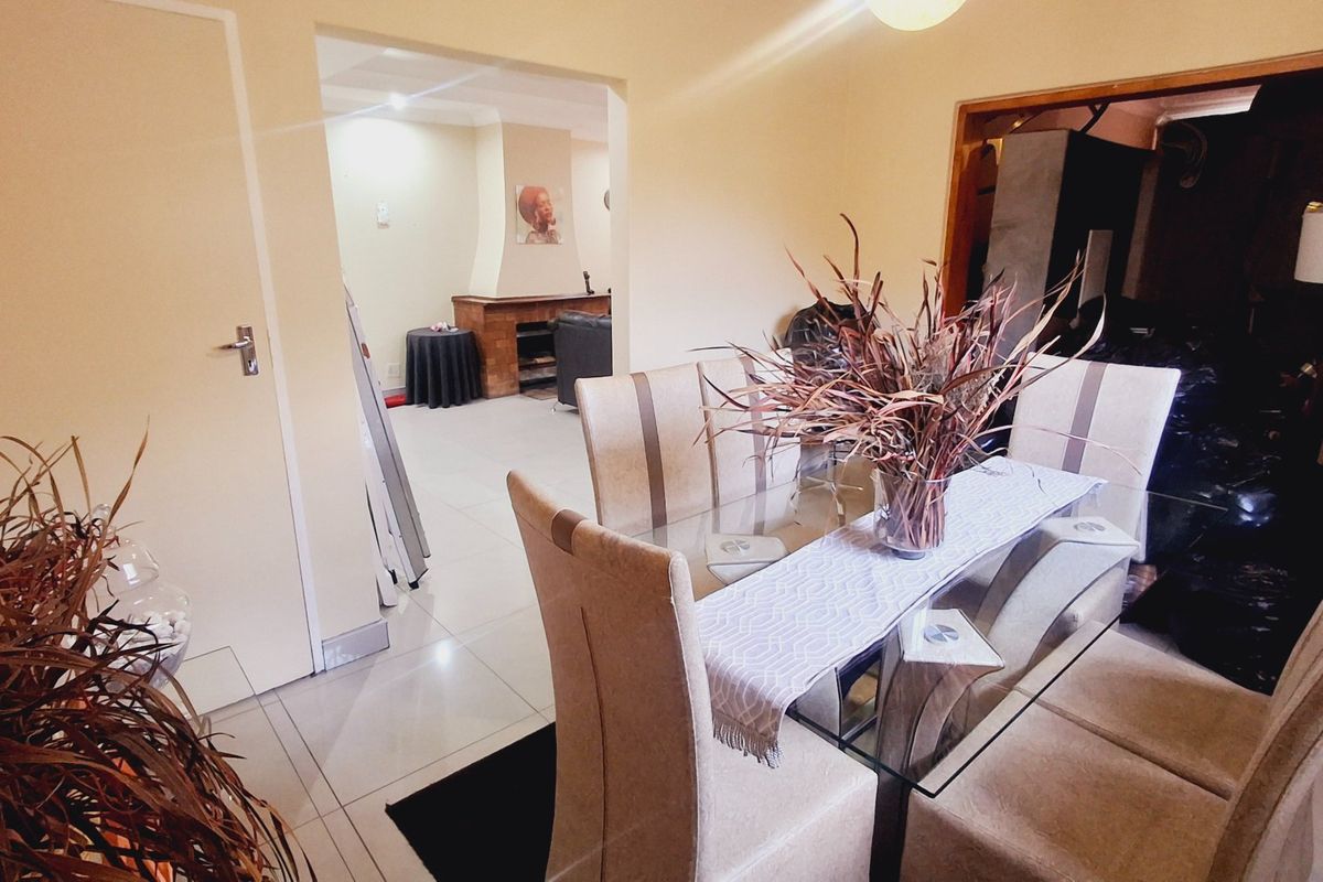 "3-bedroom home in a perfect location on the main road in Sasolburg, within walking distance to schools and all major amenities." - Photo 3