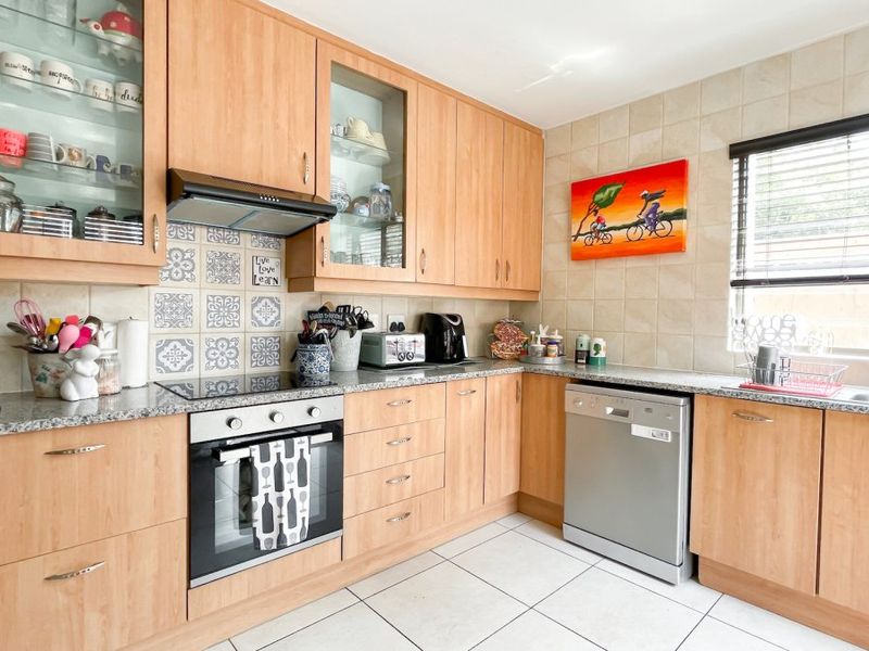 3 bedroom duplex - Photo 5