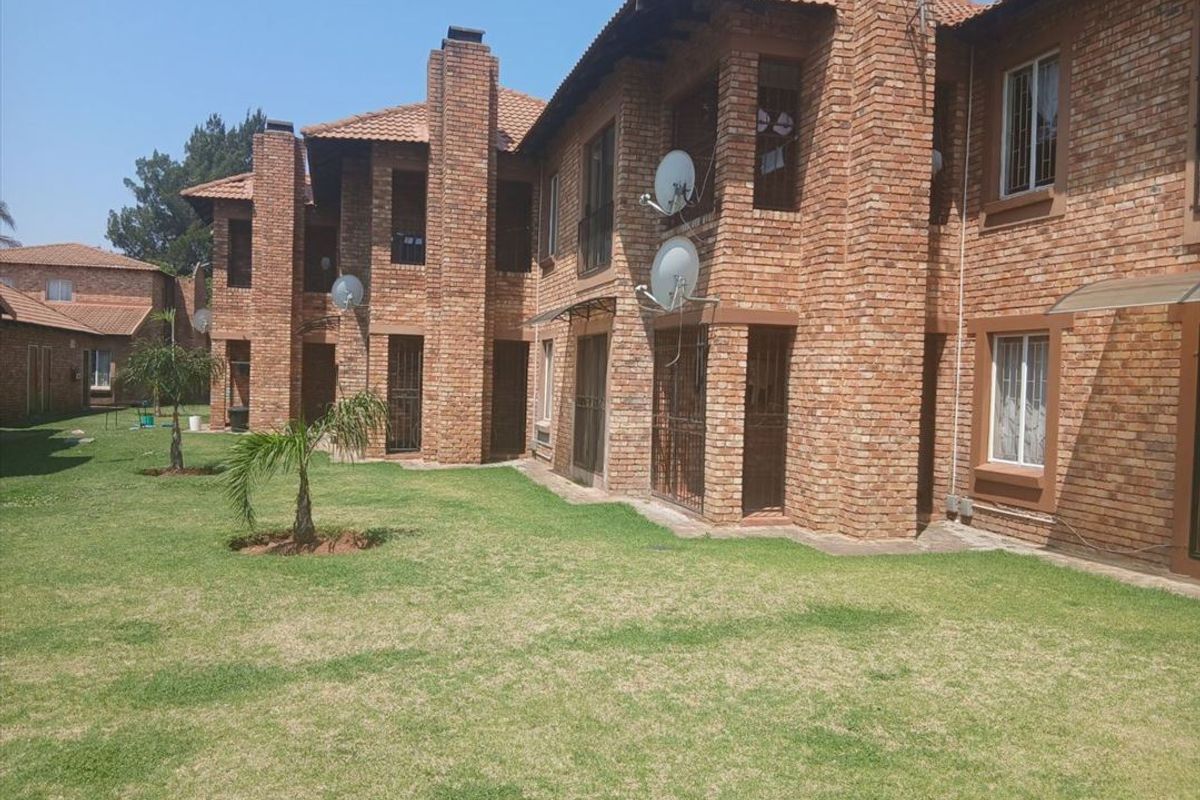 Charming 2-Bedroom Home with Garage in Prime Location - Photo 3