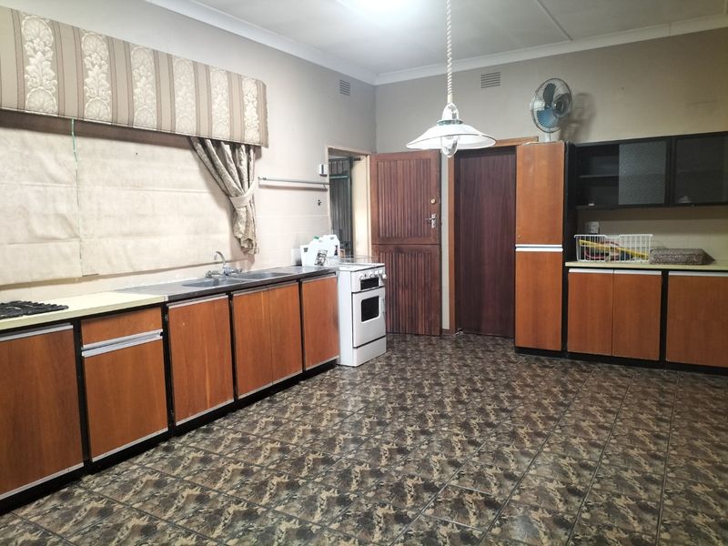 Exceptional Investment Opportunity in Adamayview, Klerksdorp – Rental Income of Approximately R22 000 per Month - Photo 10