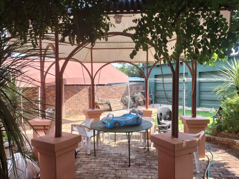 Exceptional Investment Opportunity in Adamayview, Klerksdorp – Rental Income of Approximately R22 000 per Month - Photo 7