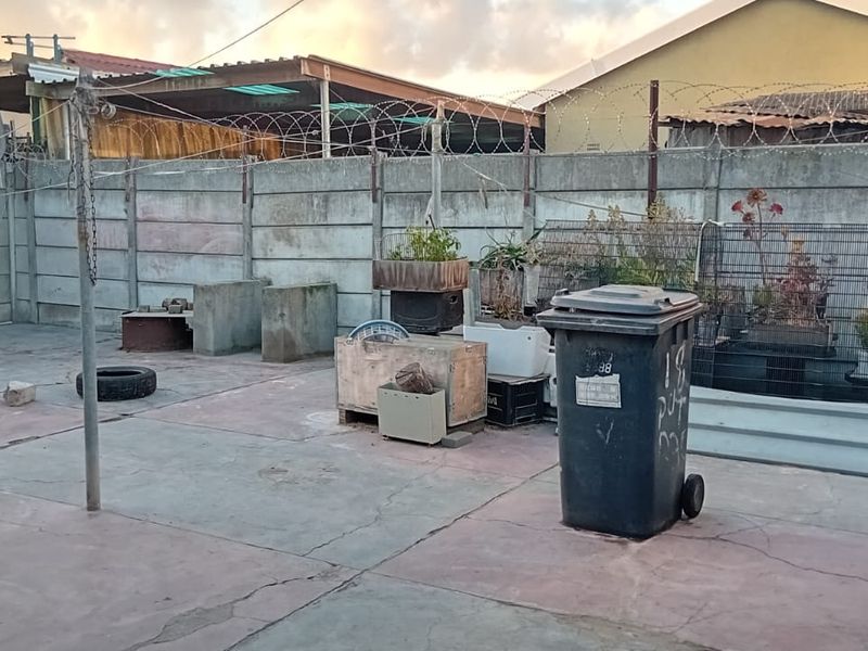 Start-up family home in Melton Rose  - Photo 4