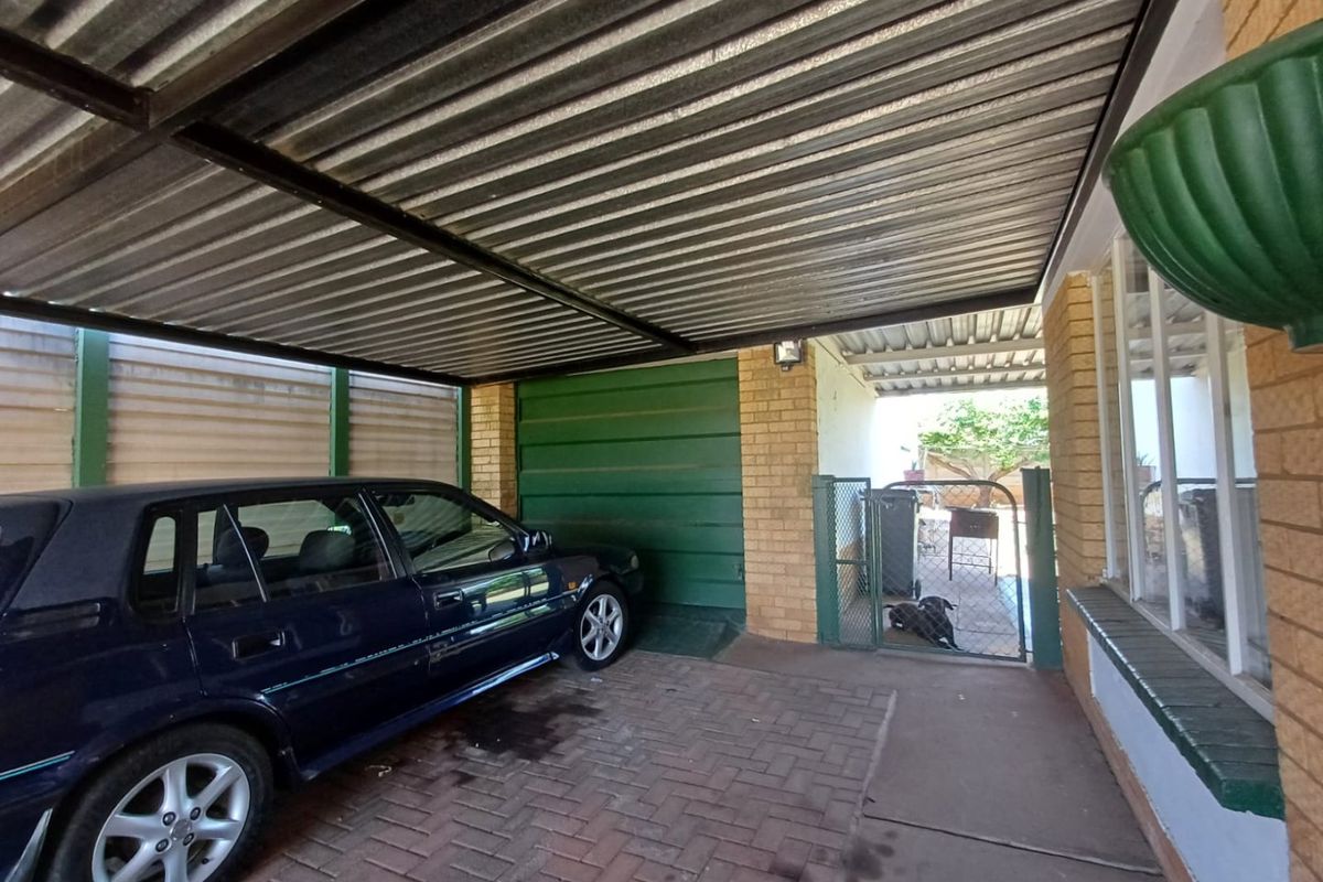 Spacious 3-Bedroom Family Home for Sale in Stilfontein Ext 4 - Photo 5