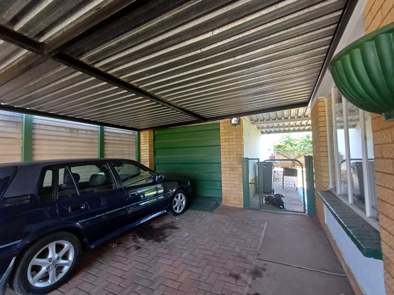 Spacious 3-Bedroom Family Home for Sale in Stilfontein Ext 4 - Photo 5