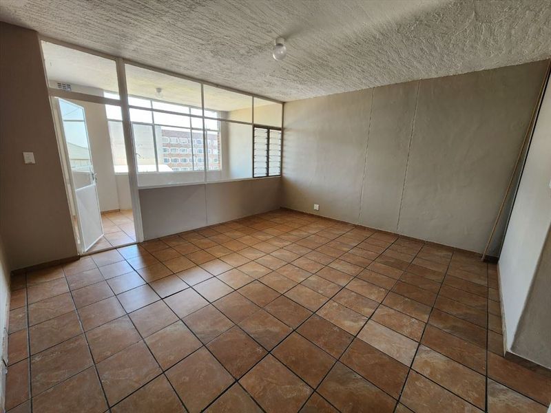 Neat and low-maintenance - Photo 2