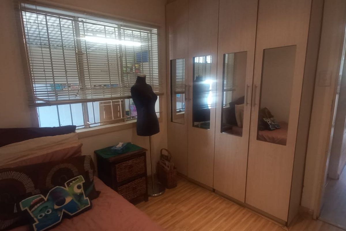 A Stunning 3-Bedroom Family Home – Perfect for starting a creche with everything in place. - Photo 3