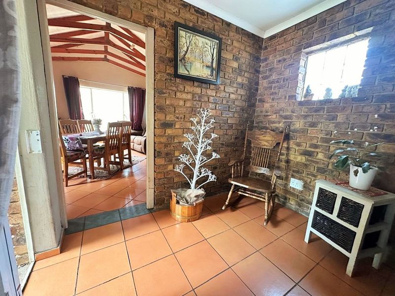 A Rare Find — Full Title, Great Space, and Endless Potential. - Photo 5