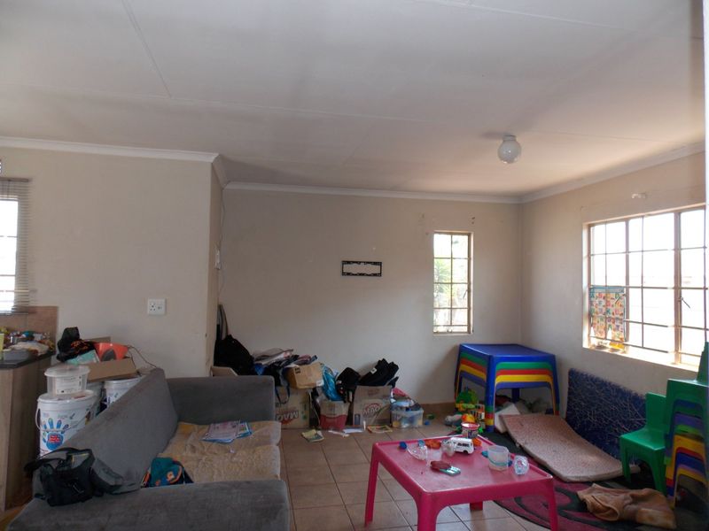 3 Bedroom House for Sale - Photo 5