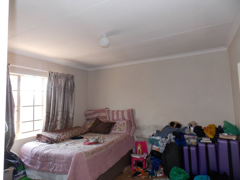 3 Bedroom House for Sale - Photo 7