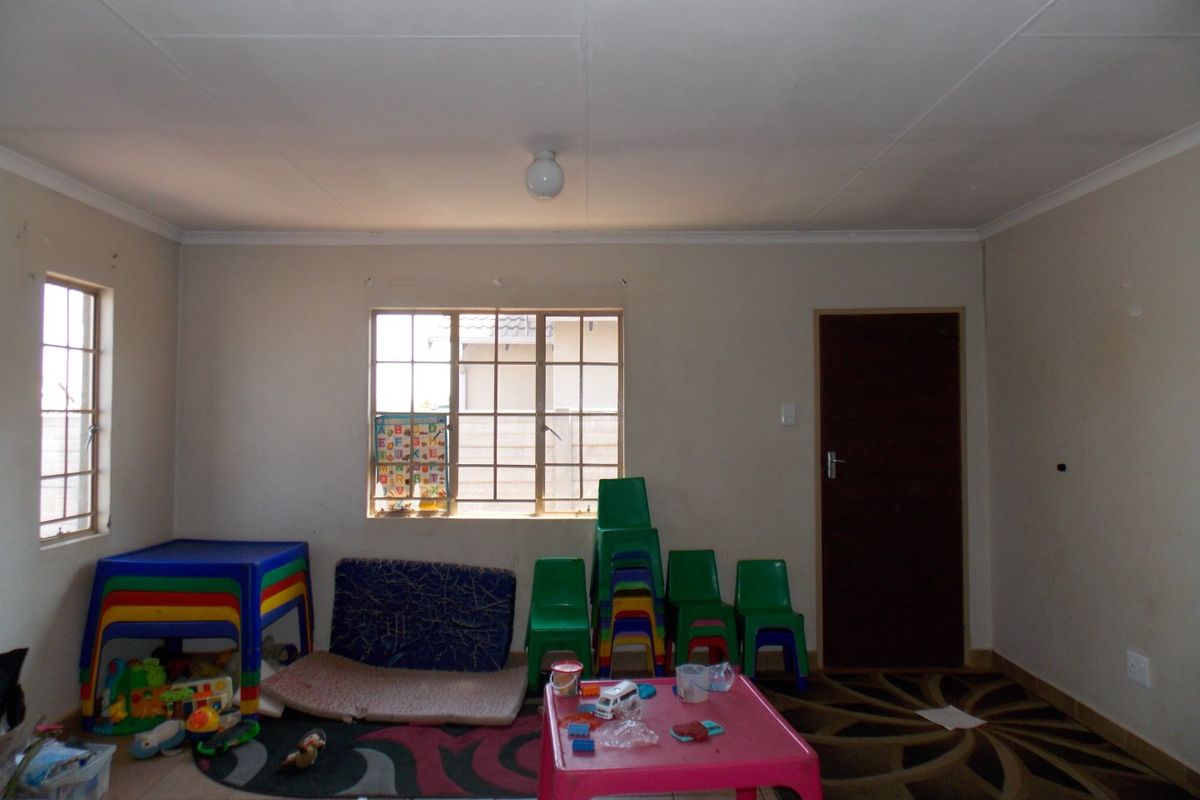 3 Bedroom House for Sale - Photo 4