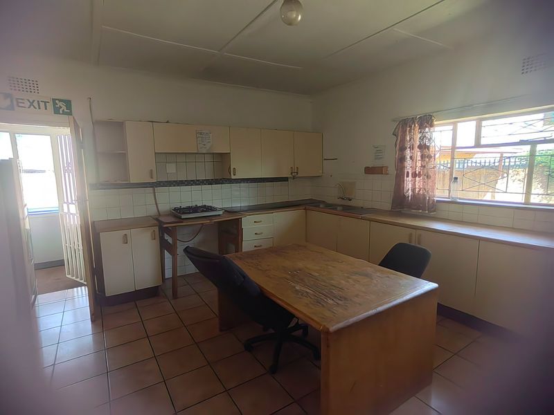 12 Bedroom Nsfas Accredited Commune - Photo 9