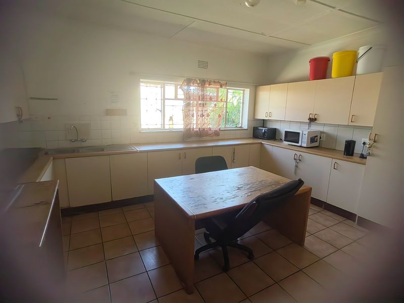 12 Bedroom Nsfas Accredited Commune - Photo 7