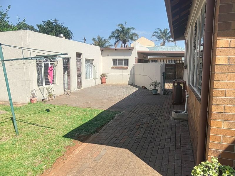 12 Bedroom Nsfas Accredited Commune - Photo 4