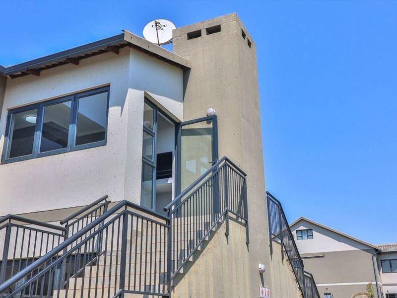 Charming Family Home with Practical Layout - Photo 3