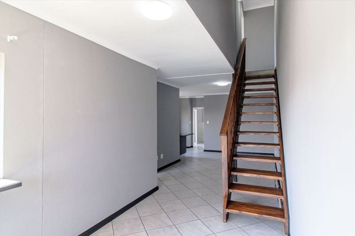 Charming Family Home with Practical Layout - Photo 2