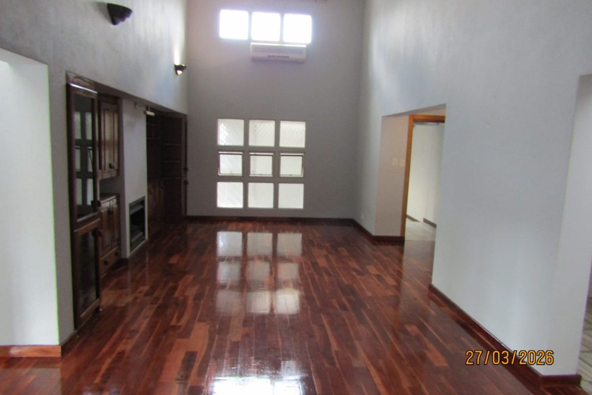 Spacious Family Home with Modern Comfort and Style - Photo 4