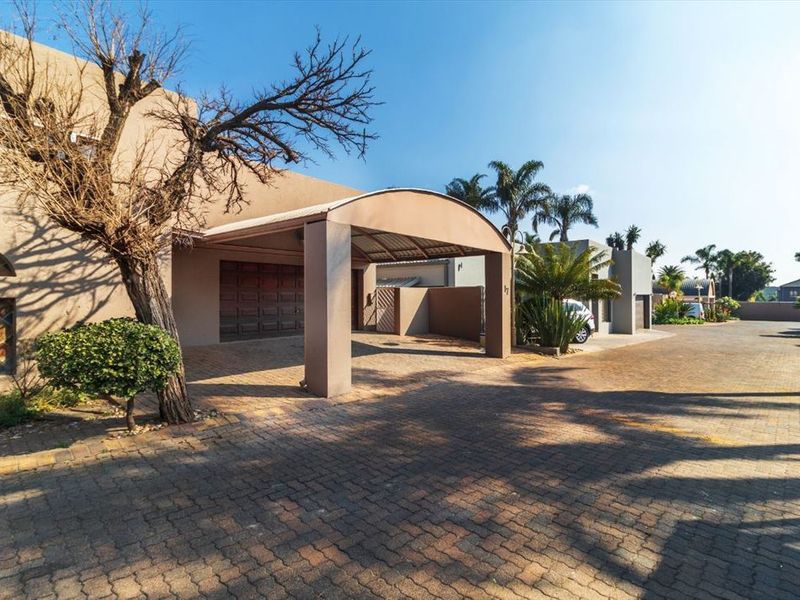 Spacious Family Home with Modern Comfort and Style - Photo 2