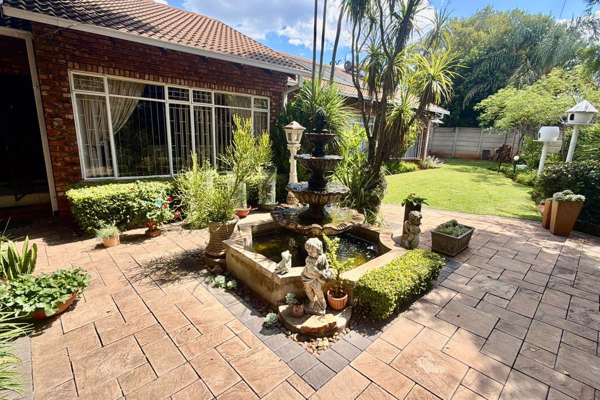 Immaculate 3-Bedroom Home for Sale in Doringkruin - Photo 3