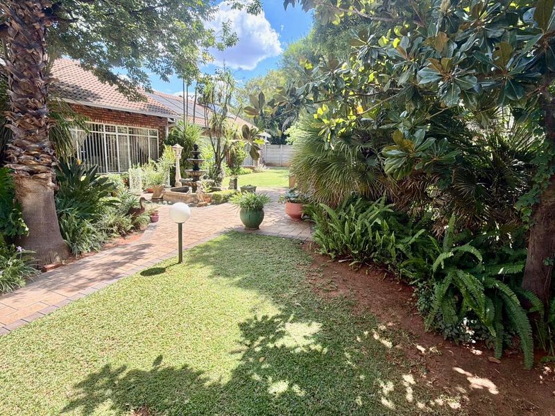 Immaculate 3-Bedroom Home for Sale in Doringkruin - Photo 4