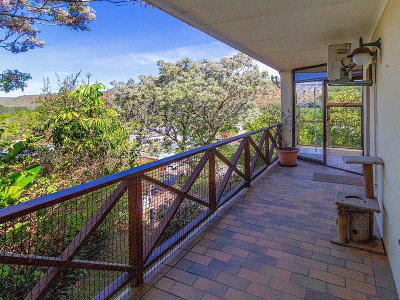 DUAL-LIVING FAMILY GEM ON DOUBLE STAND - Photo 7