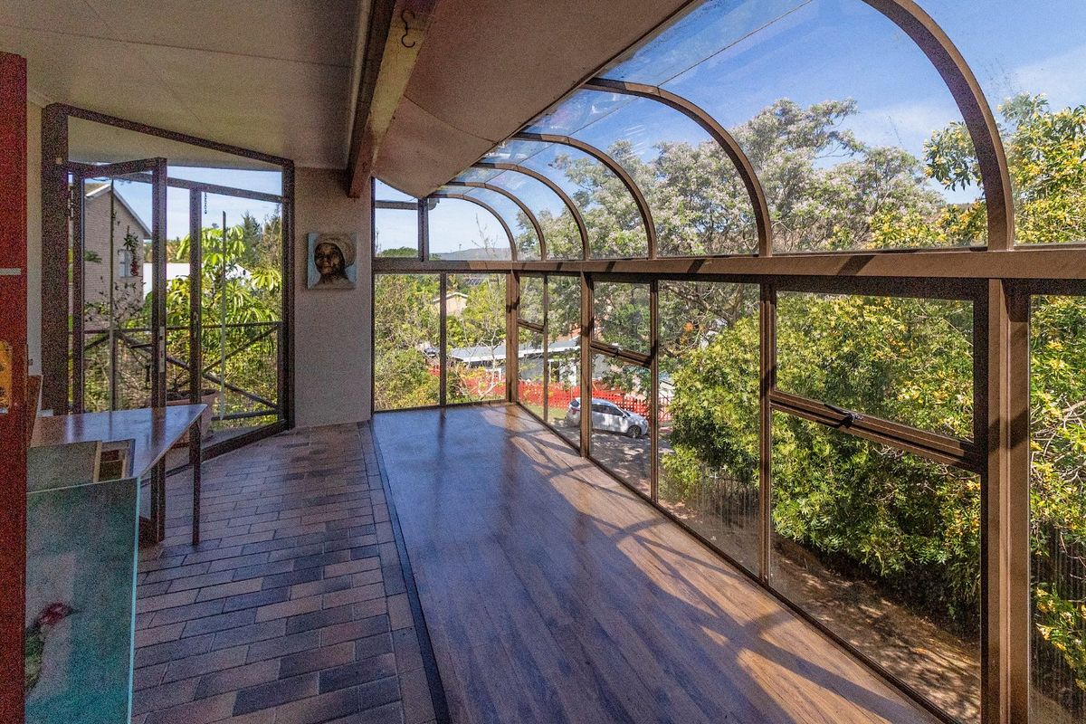 DUAL-LIVING FAMILY GEM ON DOUBLE STAND - Photo 3