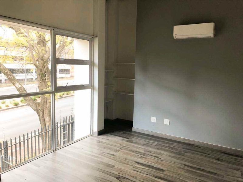 Distinctive Office Space to Let in Rosebank, Johannesburg  - Photo 10