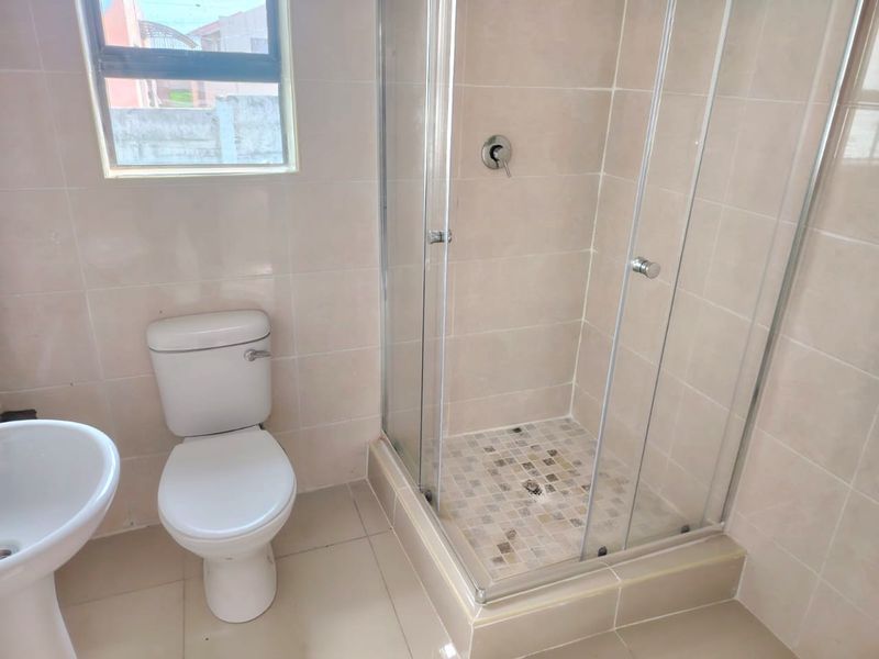 3 Bed House in Amalinda for Sale - Photo 5