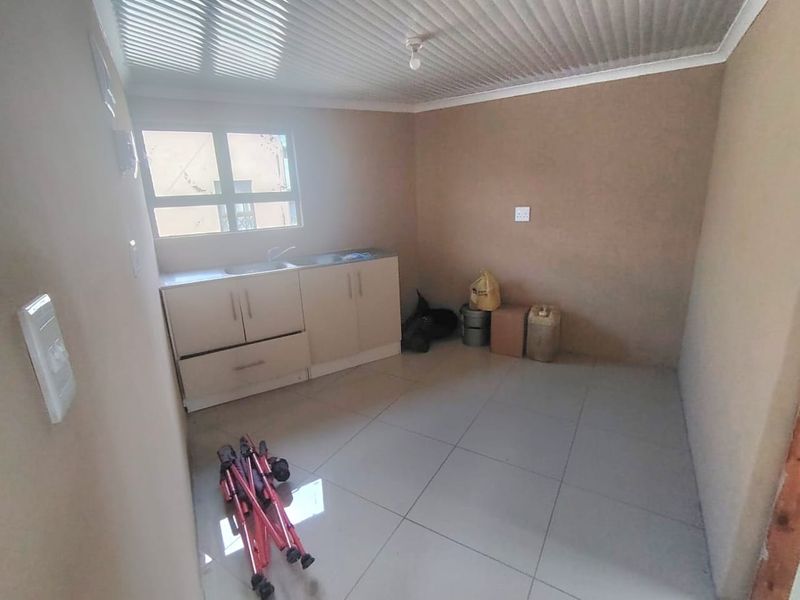 3 Bed House in Amalinda for Sale - Photo 6