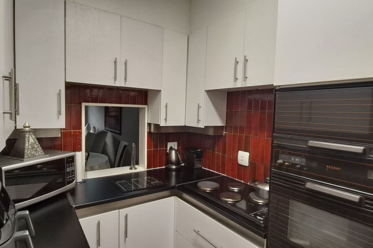 Lovely Duplex in a Secure Boomed-Off Area - Photo 3