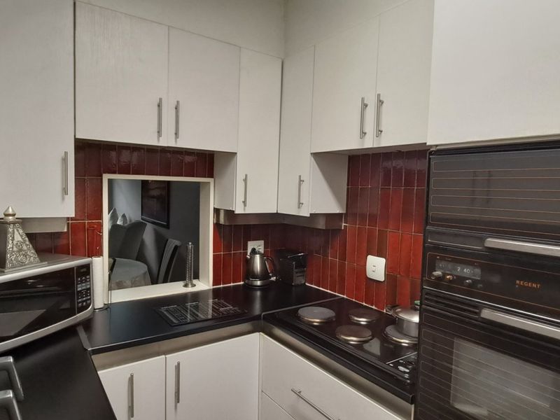 Lovely Duplex in a Secure Boomed-Off Area - Photo 3