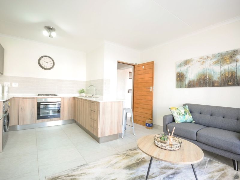 1 Bedroom, 1 Bathroom Apartment to rent in Fish Eagle View, Modderfontein! - Photo 5