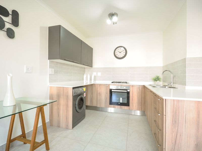 1 Bedroom, 1 Bathroom Apartment to rent in Fish Eagle View, Modderfontein! - Photo 7